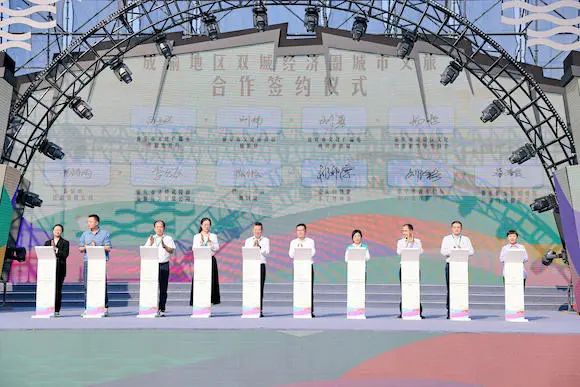簽約儀式現(xiàn)場。涪陵區(qū)文旅委供圖 華龍網(wǎng)發(fā).jpg